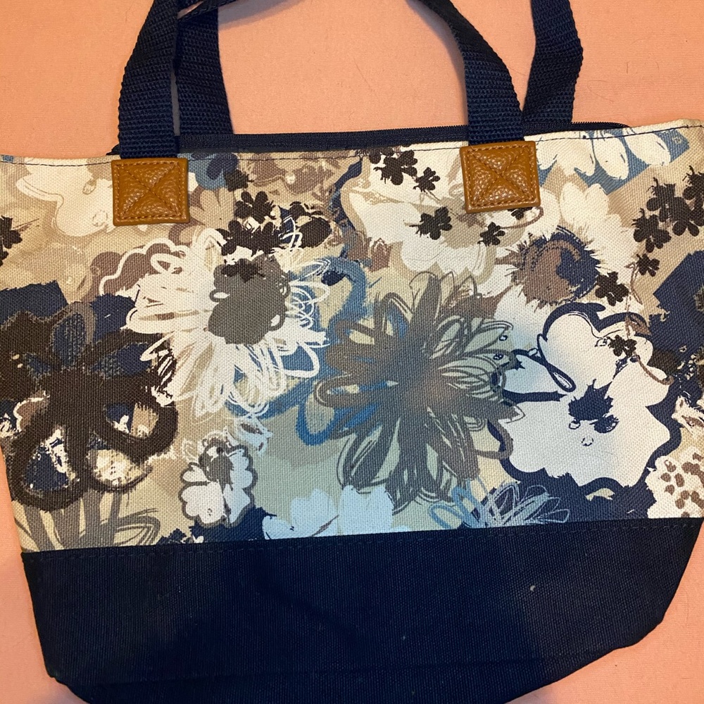 NWOB Thirty One shoulder bag